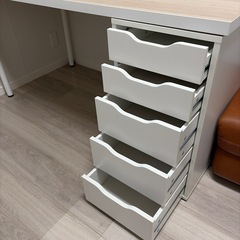 IKEA 組み合わせデスクの画像
