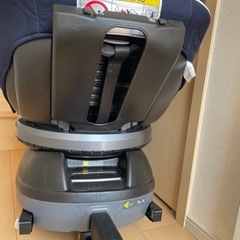Combi コンビ 回転式チャイルドシート クルムーヴスマートの画像