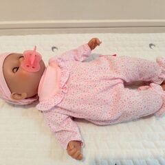 赤ちゃん人形の画像
