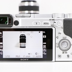 SONY α6400ダブルズームキット ほぼ新品の画像