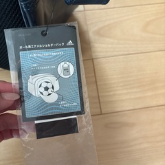 adidas ショルダーバッグの画像