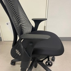 ハーマンミラー　セイル椅子の画像