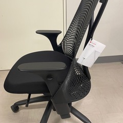 ハーマンミラー　セイル椅子の画像