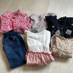 【受け渡し予定】女の子　服 90-80 まとめ売り　約50着の画像