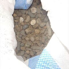 【東京都練馬区】花壇で使えそうな砂利を、無料で差し上げます【無料】3の画像