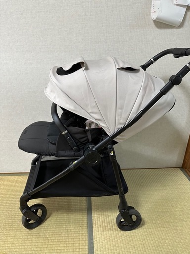 a型ベビーカー、ルーチェフリー