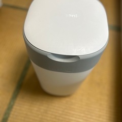 combi diaper binの画像