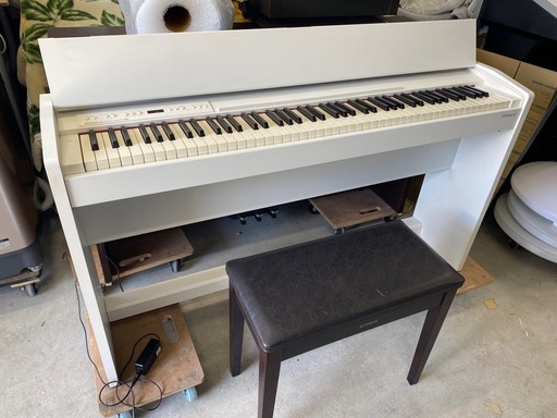 お薦め品‼️美品‼️ローランド電子ピアノF-140R 2017年