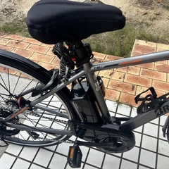 【取引決定済】ブリヂストン TB1e 電動アシストクロスバイク（マットグレー）の画像
