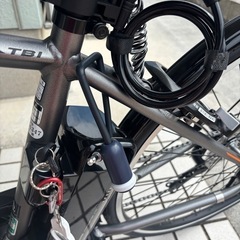 【取引決定済】ブリヂストン TB1e 電動アシストクロスバイク（マットグレー）の画像