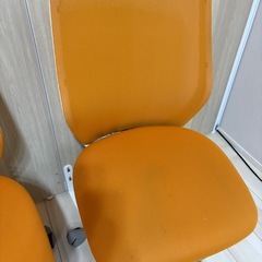 キャスター付き　椅子　2個セットの画像