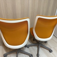 キャスター付き　椅子　2個セットの画像