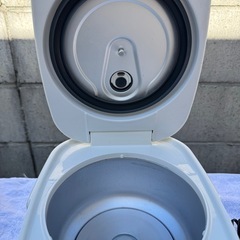 IRIS OHYAMA KERC-MB30-W 炊飯器の画像