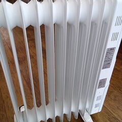 ★リユースのサカイ水戸店★ アイリスオーヤマ オイルヒーター 1200W  動作確認／クリーニング済み MT5719の画像