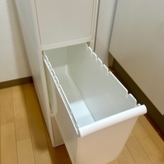 【半未使用品】冷蔵庫横スペースに！3段ゴミ箱の画像