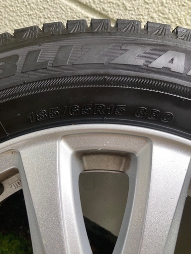 ブリジストン　スタッドレスタイヤホイール付き VRX3 185/65R15 24年21週