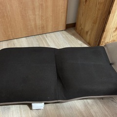 商談中　座椅子　
リクライニング　段階調節あり　ブラウン　メッシュの画像