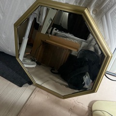 扇風機と鏡。の画像