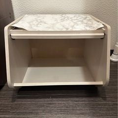 白カラーボックスの画像