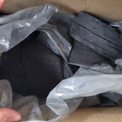 キャンプで使える木炭1箱をお譲りします！の画像