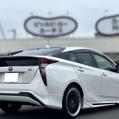 トヨタ プリウス SツーリングSel　総額185万円　走行距離7.3万キロ　自社ローン　信用回復ローンの画像