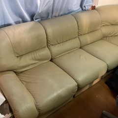 【中古】6人掛けくらいのソファの画像