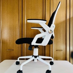 ✅ LOWYA ロウヤ チェア オフィスチェア デスクチェア ゲーミングチェア ロッキング 昇降パソコンチェア 椅子 ホワイト/ブラックの画像