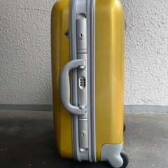 Guy Laroche LAROCHE スーツケース メタリックイエロー【ZK-007】の画像