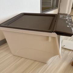 収納ボックスの画像