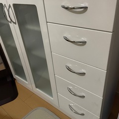 食器棚の画像