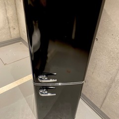 【都内送料無料】アイリスオーヤマ　クラシックデザイン冷蔵庫 PRR-142D-B 130L 2022年式の画像