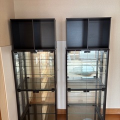 ガラス　収納家具の画像