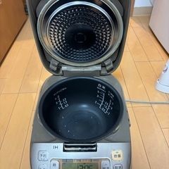 炊飯器の画像