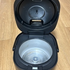 【取引中】シャープ 炊飯器 KS-CF05C-B 中古 3合 コンパクトの画像