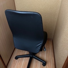 パソコン　デスクチェア　ワークチェア　キャスター付き　レザー調　ブラックの画像