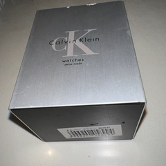 Calvin Kleinのアナログクォーツ腕時計。新品の画像