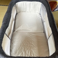 ベビーベッド　折りたたみ　UBRAVOO　の画像