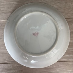 ボール状のお皿の画像