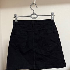 黒のデニムスカートの画像