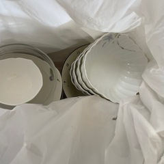 食器類多数の画像