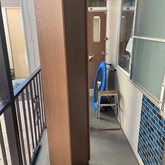 ① 収納家具　本棚の画像