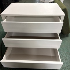 白いたんすタンスの画像