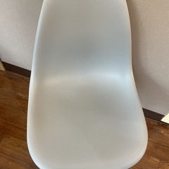 イームズチェア風 グレーチェア 木脚 北欧風 
の画像