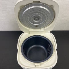 【ご来店限定】＊ タイガー 3合炊き 炊飯器　2023年製＊1009-3の画像