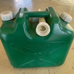 軽油缶 半分くらい軽油入りの画像