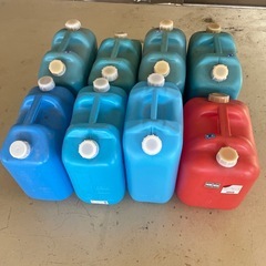 灯油缶８個セットの画像