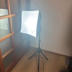 【無料】写真撮影ソフトボックスライトと三脚のセットをお譲りしますの画像