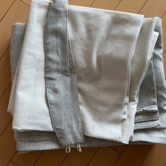 MUJI  無印の遮光カーテン2枚組とレースのカーテン2枚組の画像