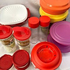 【札幌市内配送可】タッパーウェア/Tupperware 保存容器 まとめて マイクロウェーブ ライスクッカー タンブラー ポピー スタッカブルディスペンサー 等中古 の画像