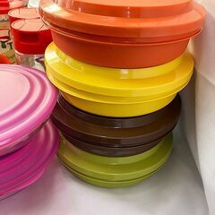 【札幌市内配送可】タッパーウェア/Tupperware 保存容器 まとめて マイクロウェーブ ライスクッカー タンブラー ポピー スタッカブルディスペンサー 等中古 の画像